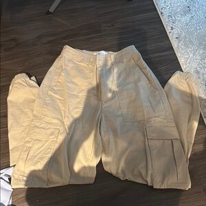 Abercrombie & Fitch Women's Beige Cargo Pants